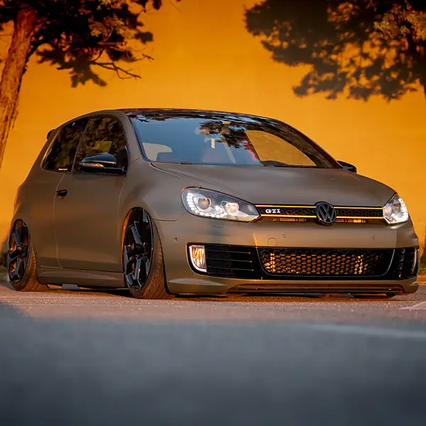Volkswagen Golf GTI, Wrapping completo bronzo opaco