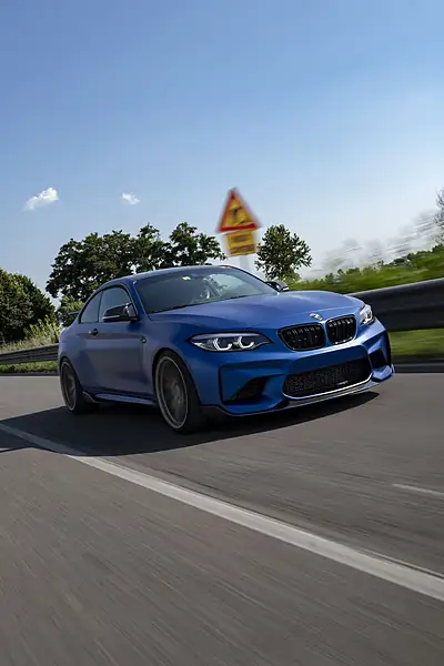 BMW M2, Wrapping completo blu lucido